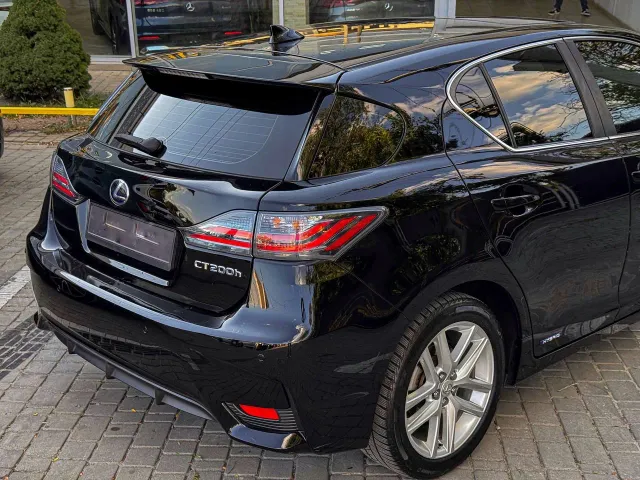 Lexus CT - фото 5