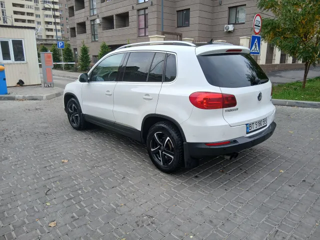 Volkswagen Tiguan - фото 4