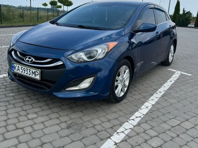 Hyundai Elantra - фото 2