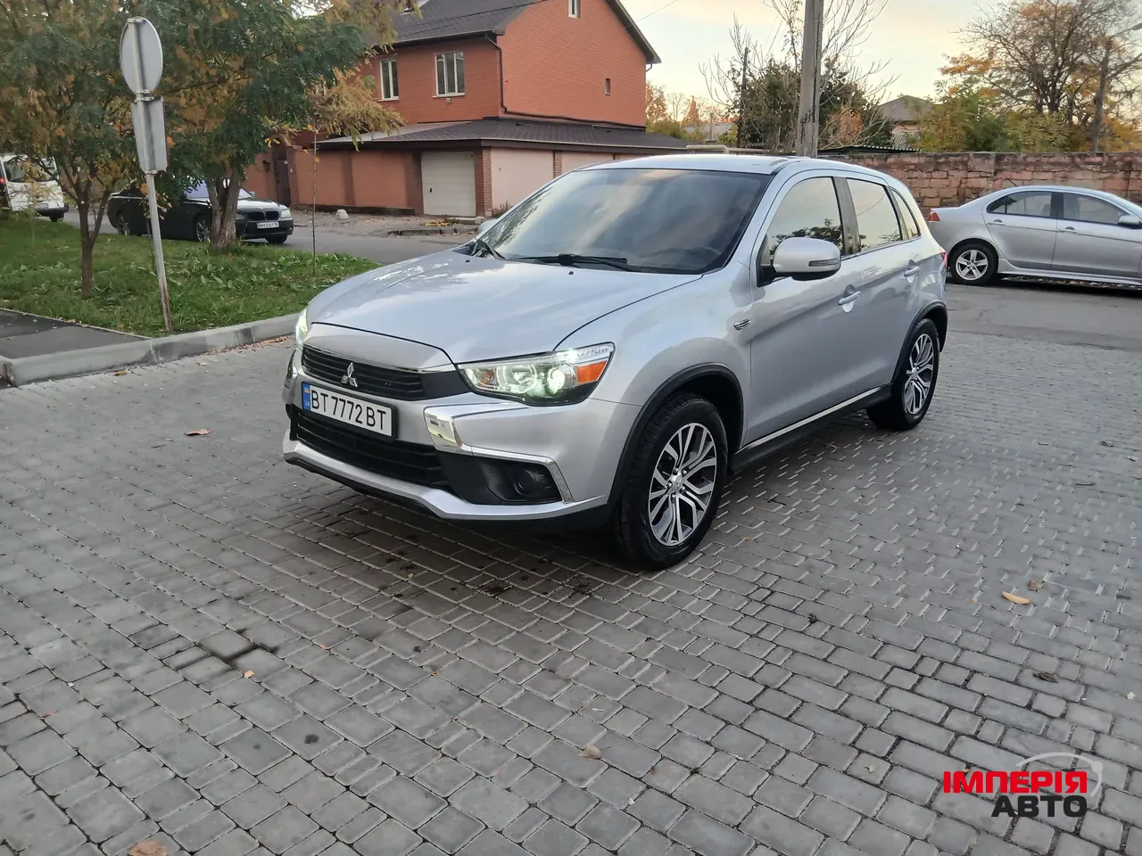 Mitsubishi Outlander Sport - фото 1