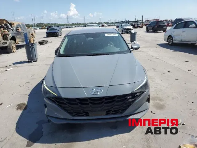 Hyundai Elantra - фото 8