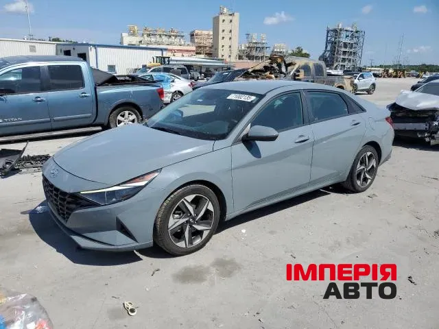 Hyundai Elantra - фото 1