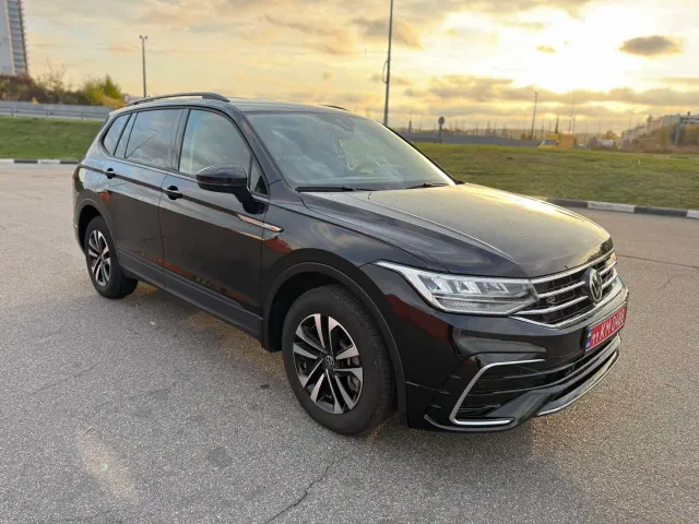 Volkswagen Tiguan - фото 4