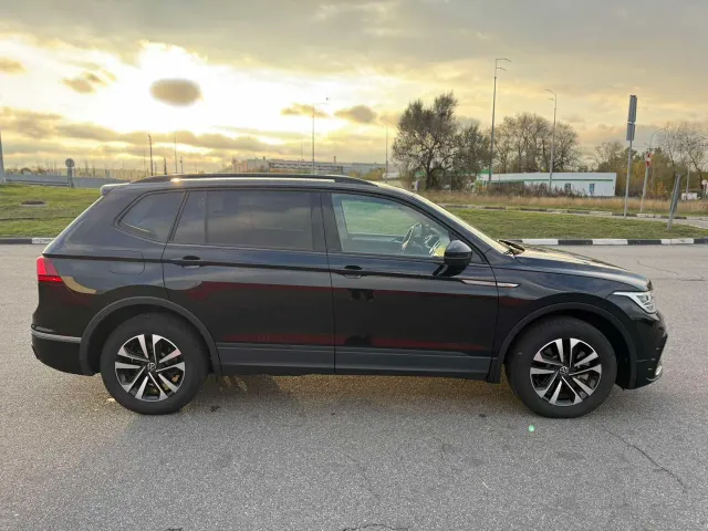 Volkswagen Tiguan - фото 3
