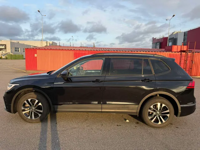 Volkswagen Tiguan - фото 2