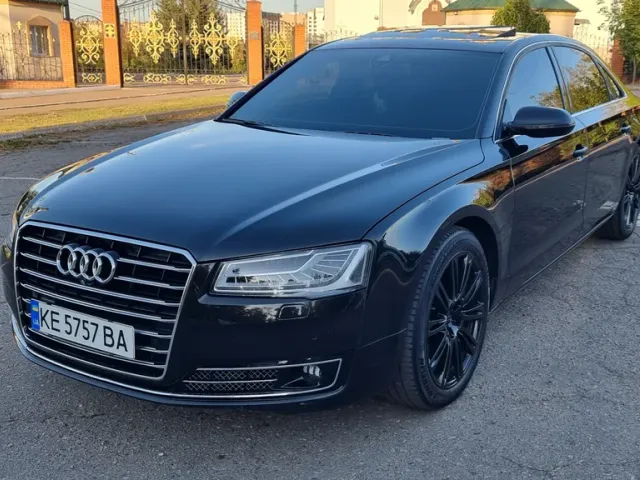 Audi A8 - фото 3