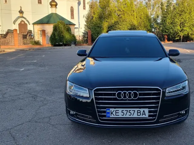 Audi A8 - фото 4