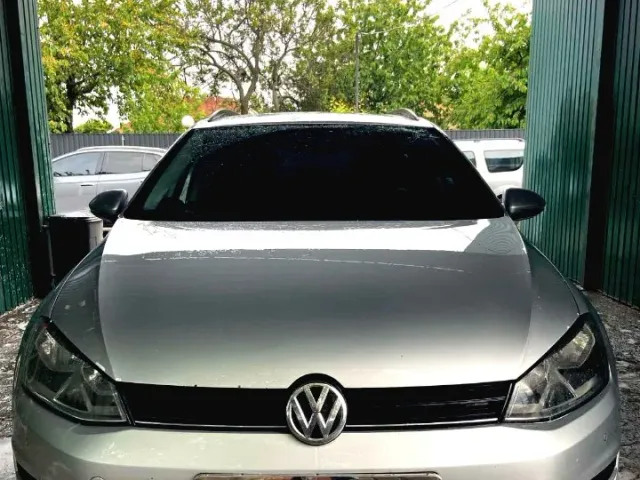 Volkswagen Golf - фото 1