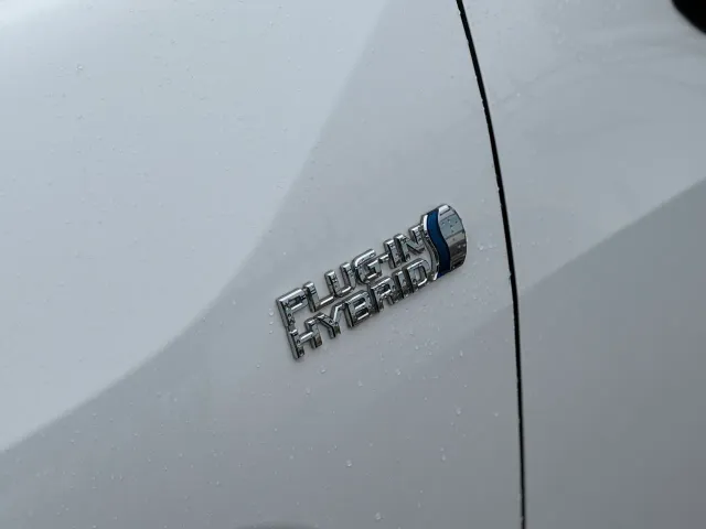 Toyota RAV4 - фото 4