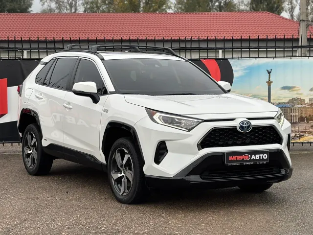 Toyota RAV4 - фото 3