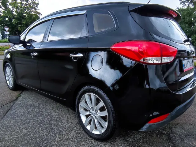 Kia Carens - фото 3