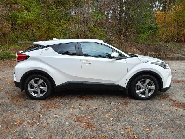 Toyota C-HR - фото 3