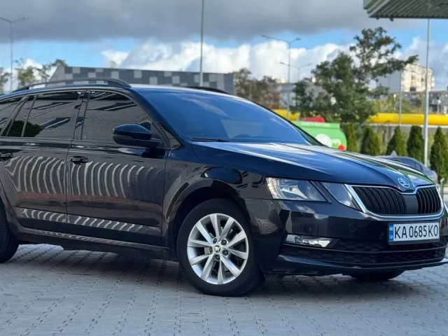 Skoda Octavia - фото 2