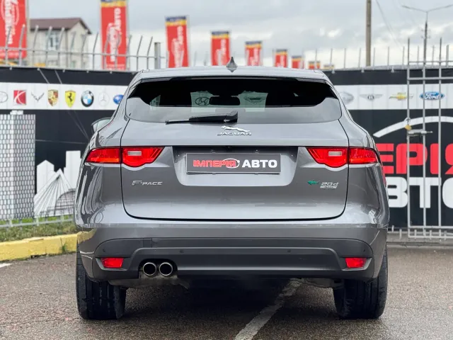 Jaguar F-Pace - фото 5