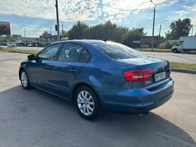 Volkswagen Jetta - фото 4
