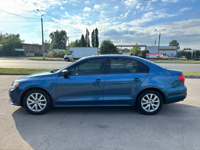 Volkswagen Jetta - фото 5