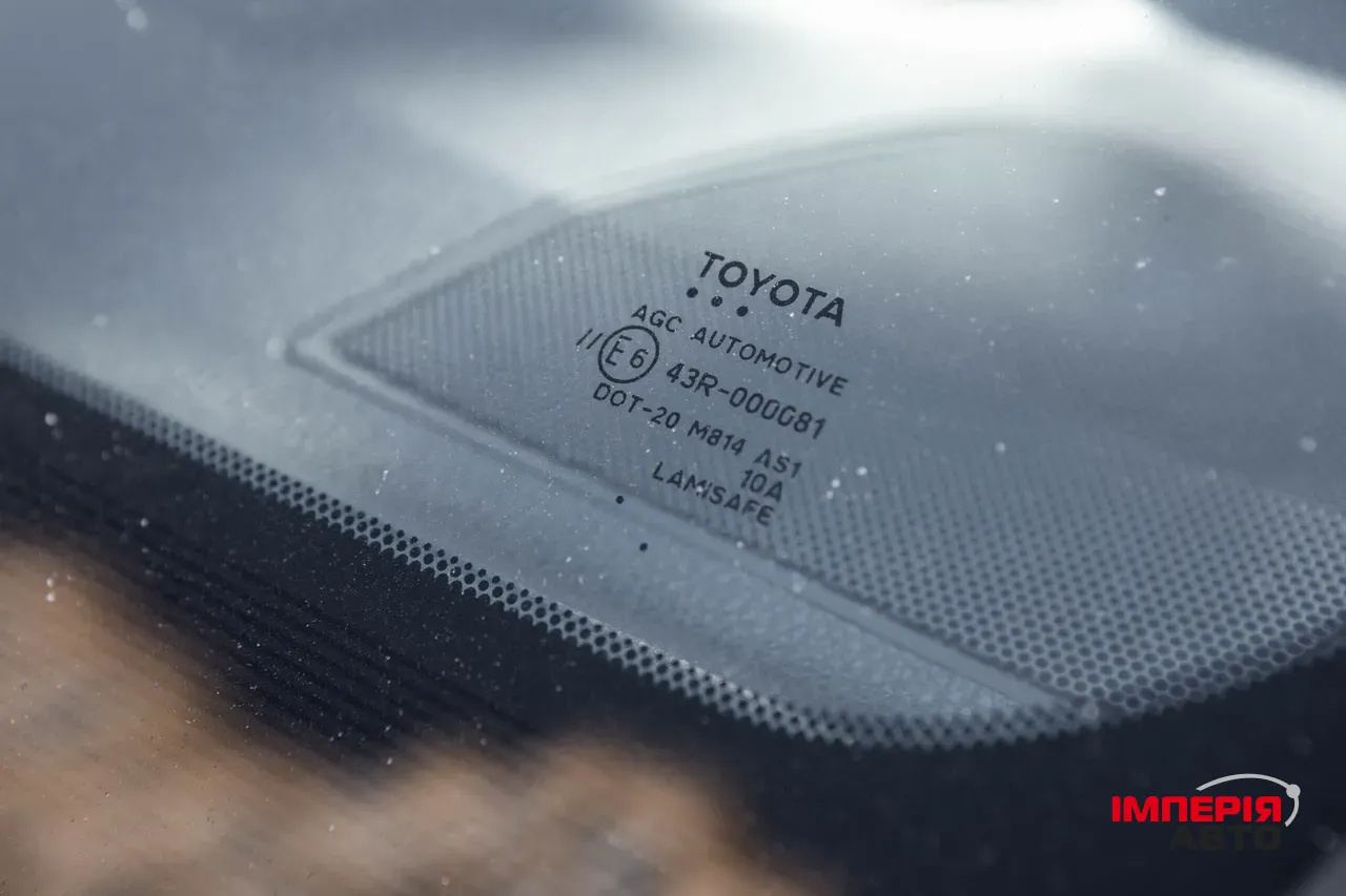 Toyota RAV4 - фото 6