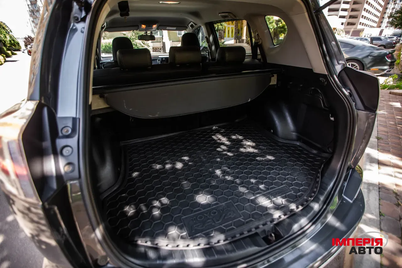 Toyota RAV4 - фото 13