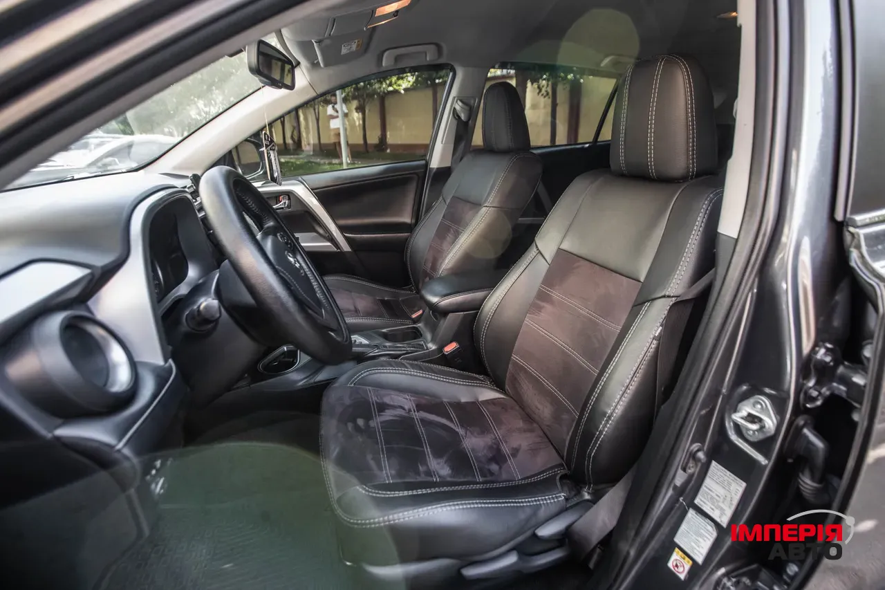 Toyota RAV4 - фото 9