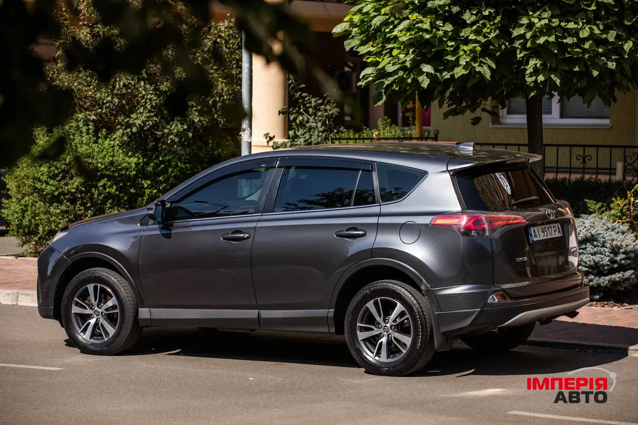 Toyota RAV4 - фото 29