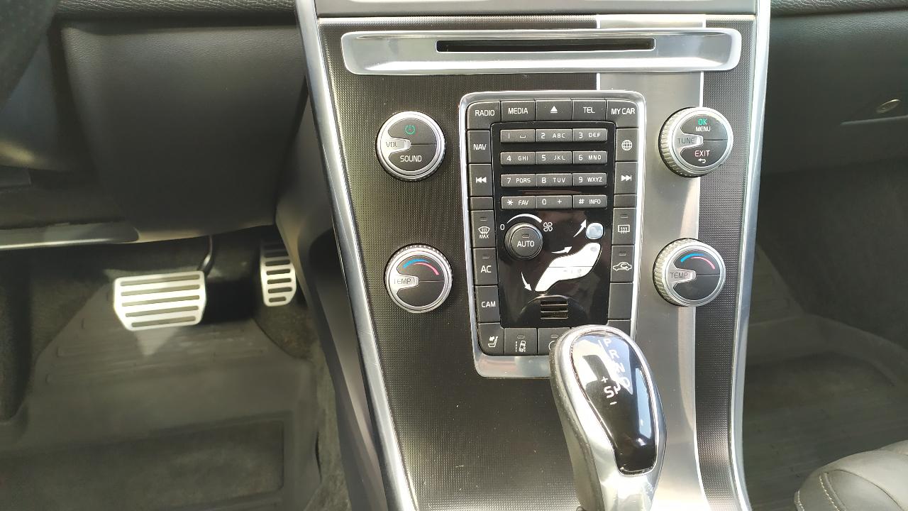 Volvo XC60 - фото 6