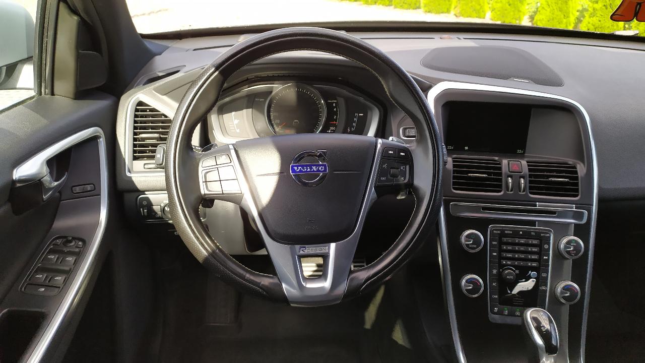 Volvo XC60 - фото 28