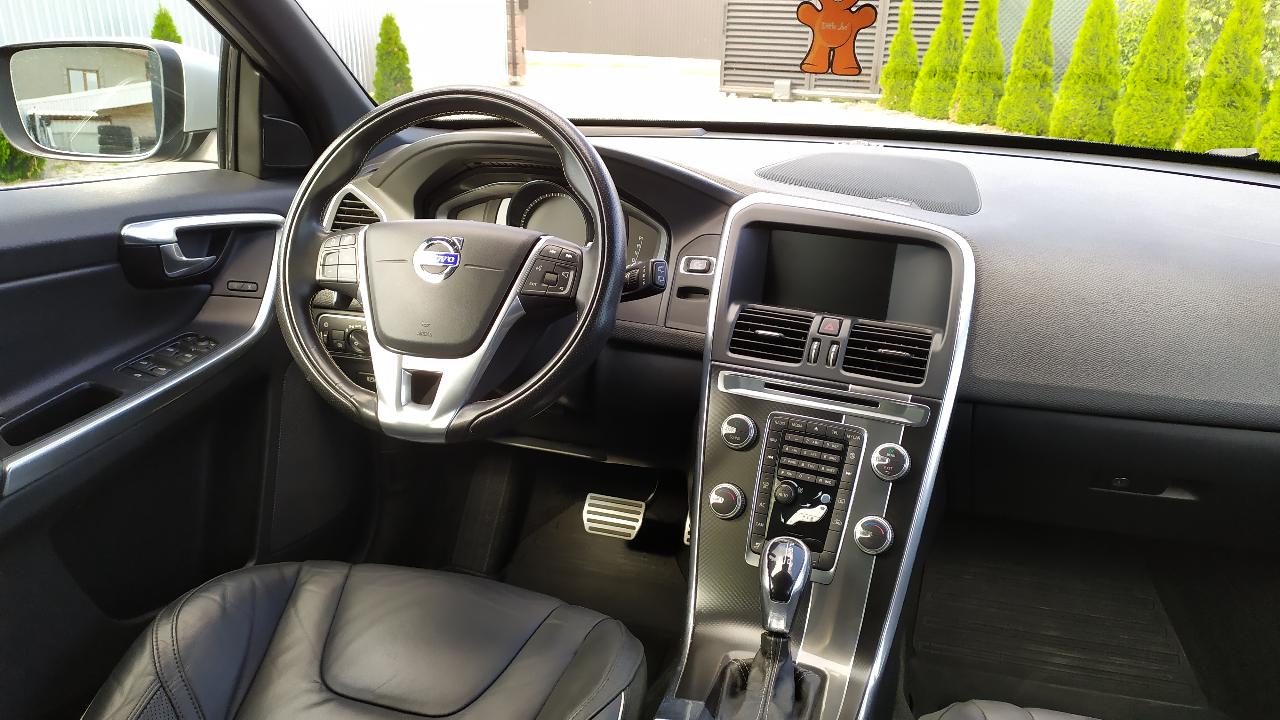 Volvo XC60 - фото 8