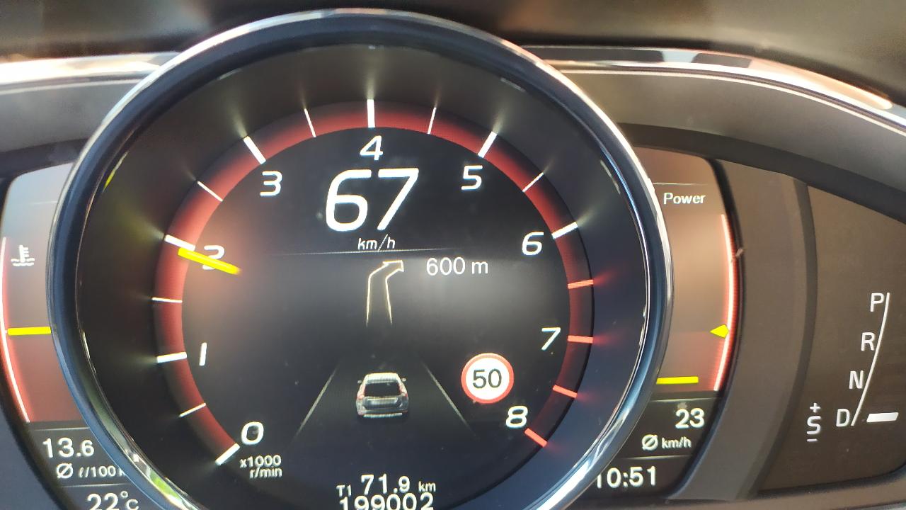 Volvo XC60 - фото 1