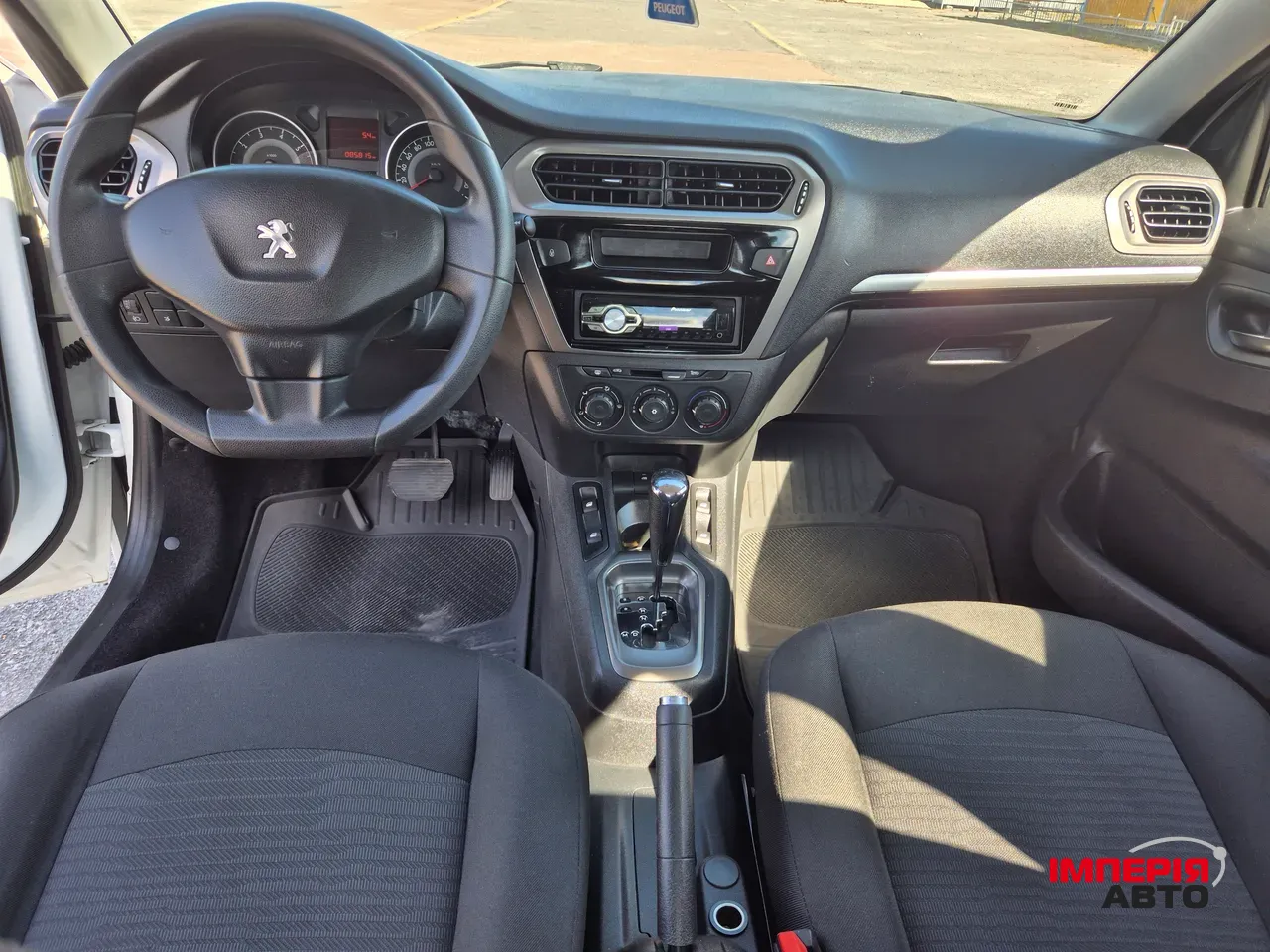 Peugeot 301 - фото 12