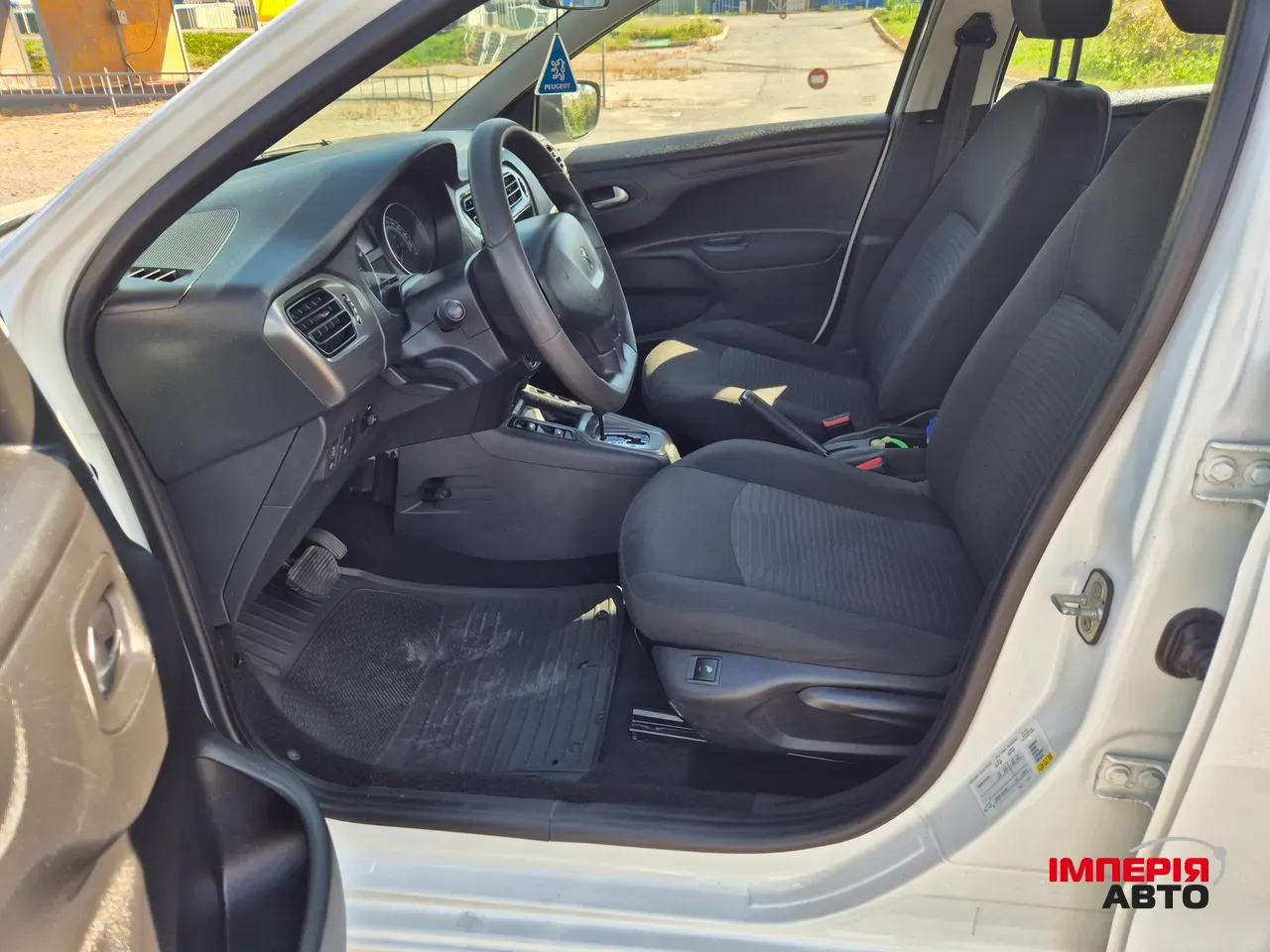 Peugeot 301 - фото 11