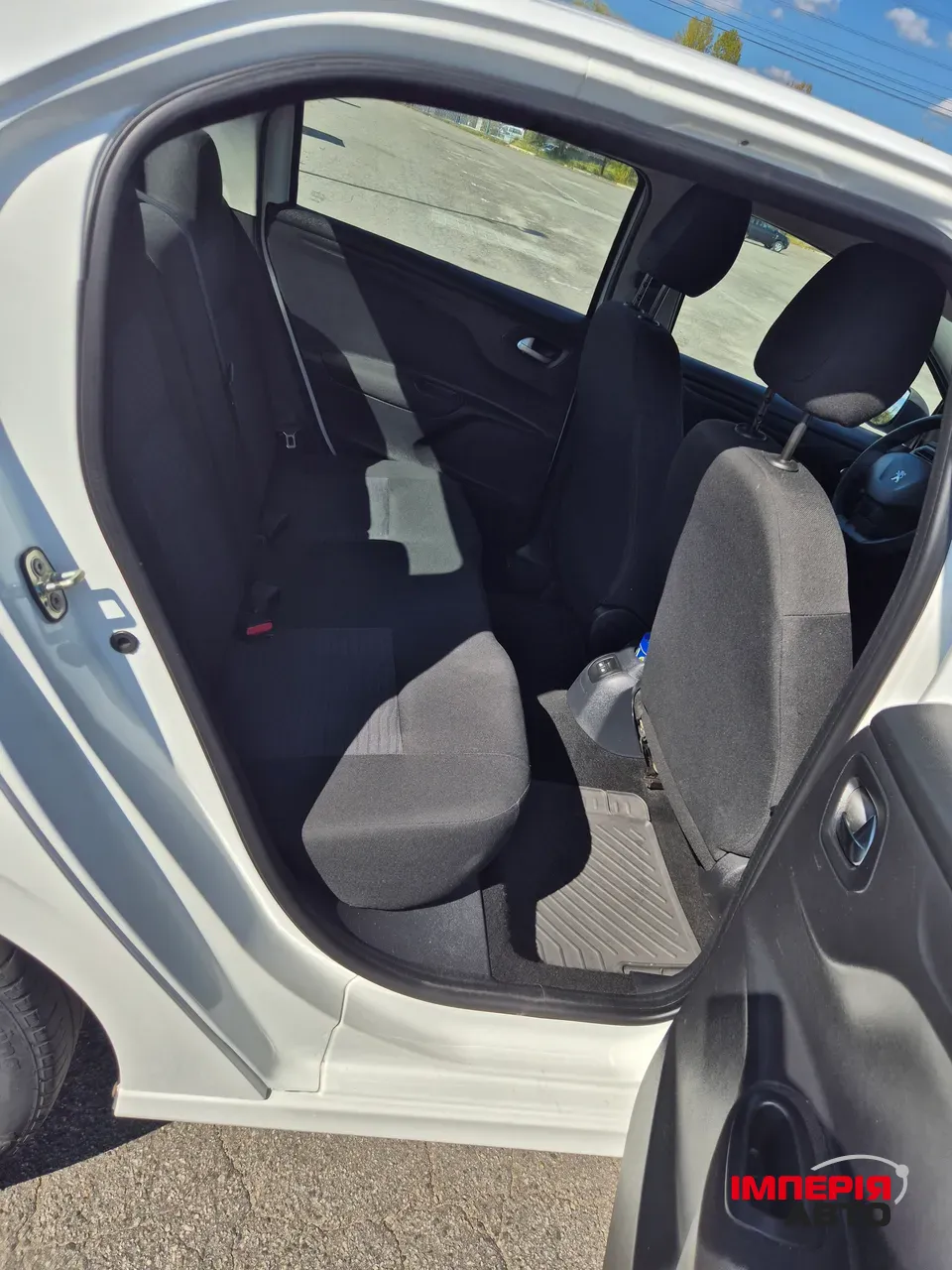 Peugeot 301 - фото 17