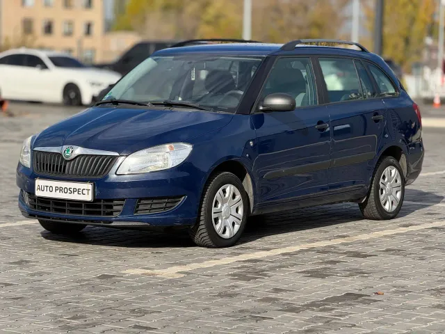 Skoda Fabia - фото 3