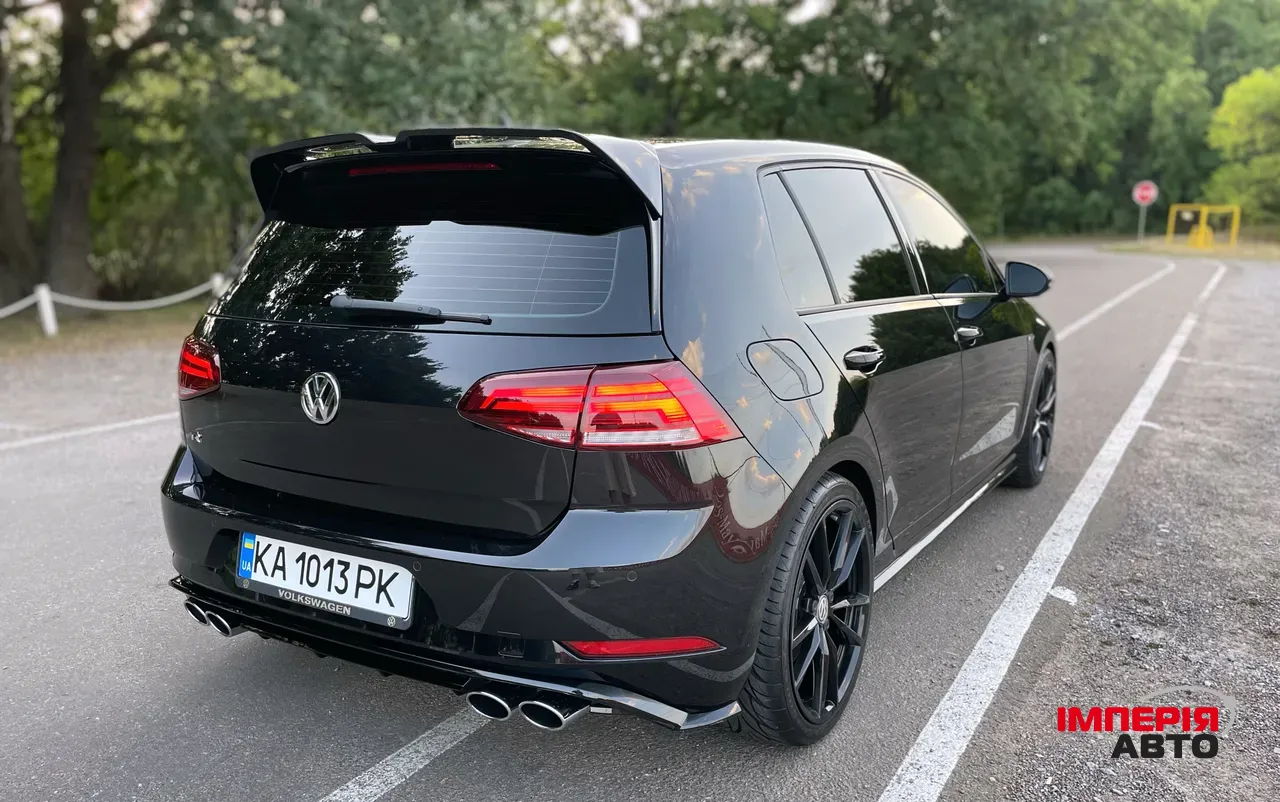 Volkswagen Golf R - фото 9