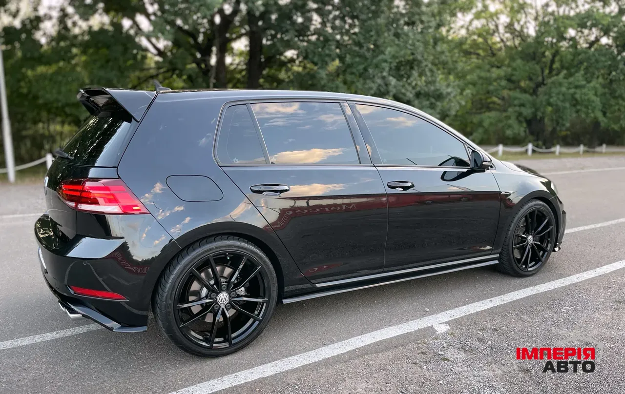 Volkswagen Golf R - фото 11