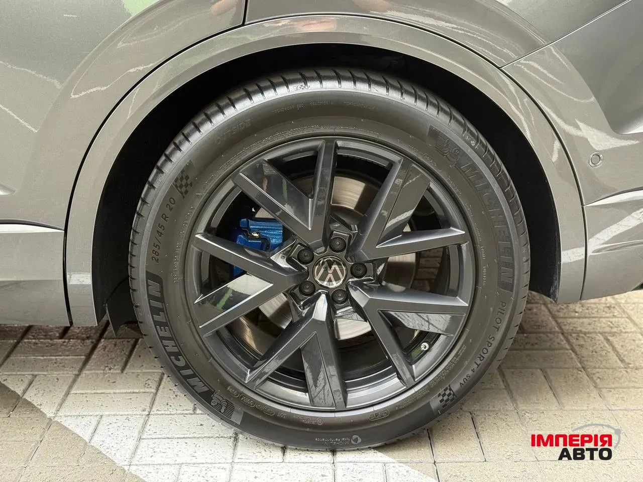 Volkswagen Touareg - фото 12