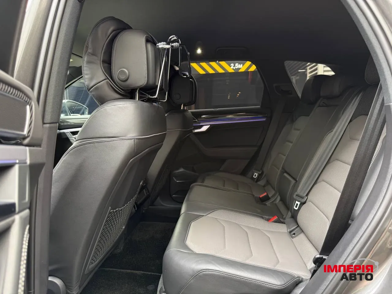 Volkswagen Touareg - фото 23