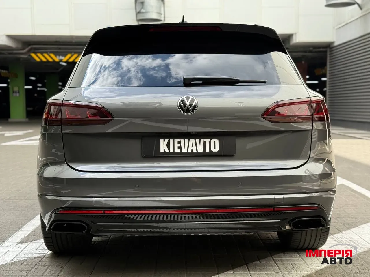 Volkswagen Touareg - фото 8