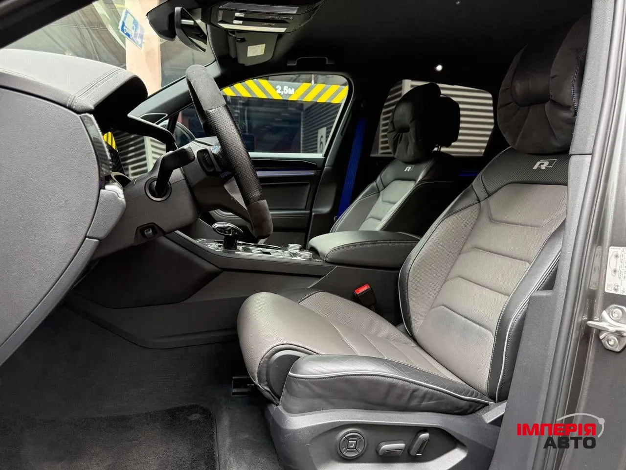 Volkswagen Touareg - фото 13