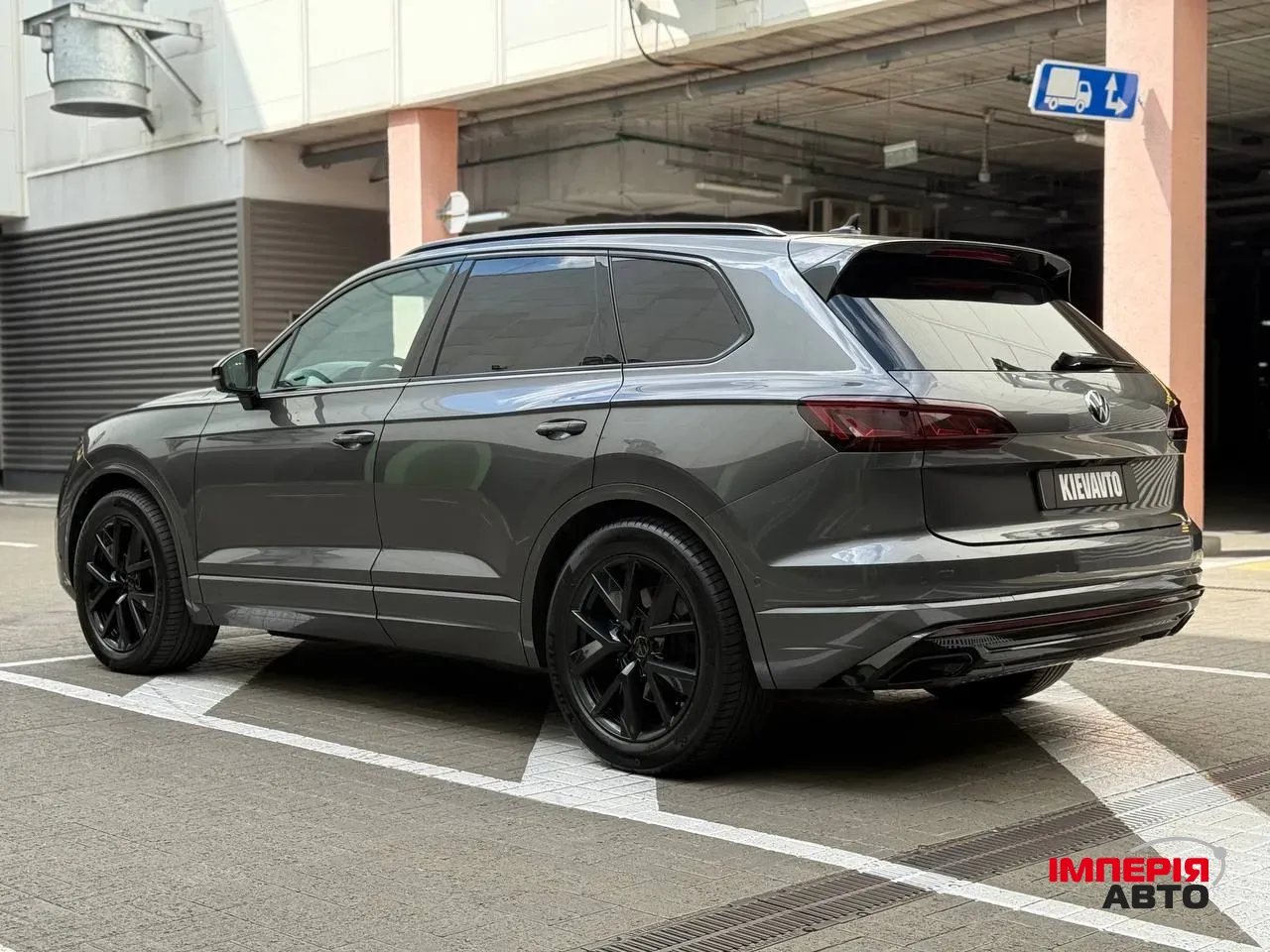 Volkswagen Touareg - фото 6