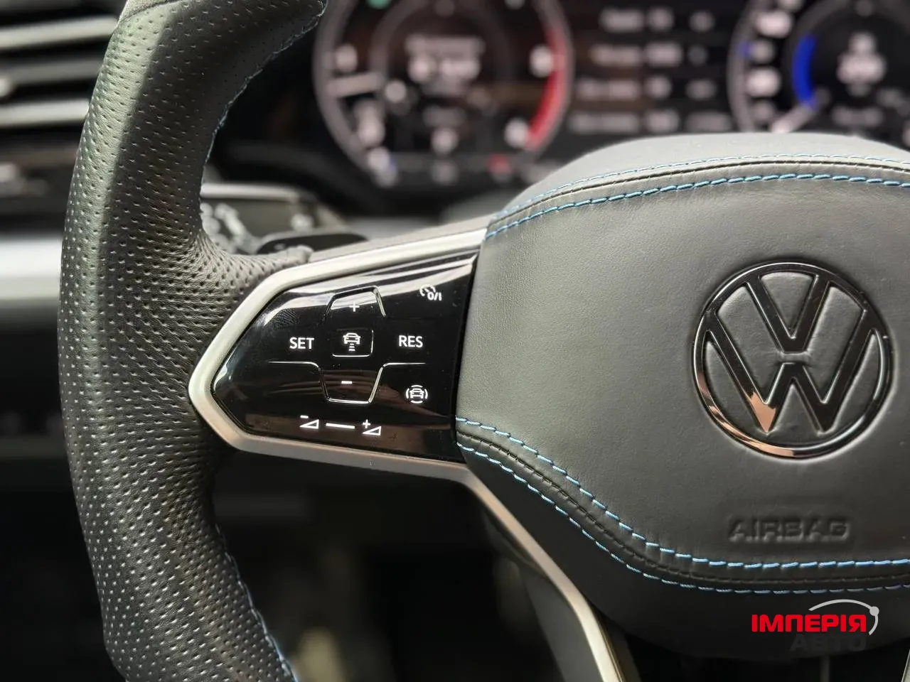 Volkswagen Touareg - фото 16