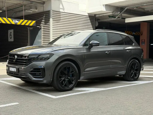 Volkswagen Touareg - фото 1