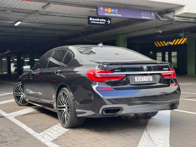 BMW 7 серії - фото 3