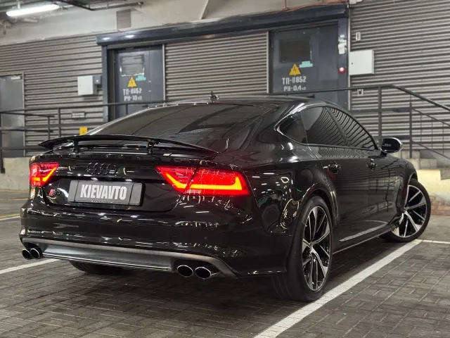 Audi S7 - фото 3