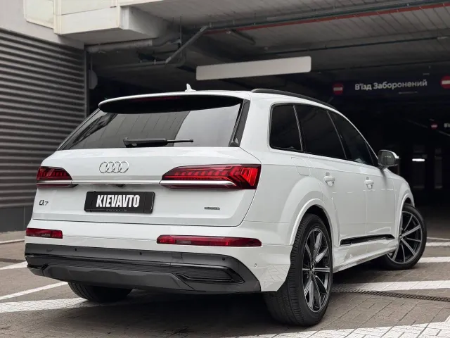 Audi Q7 - фото 3