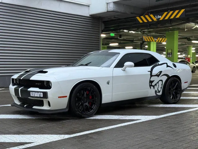 Tesla Model Y - фото 1