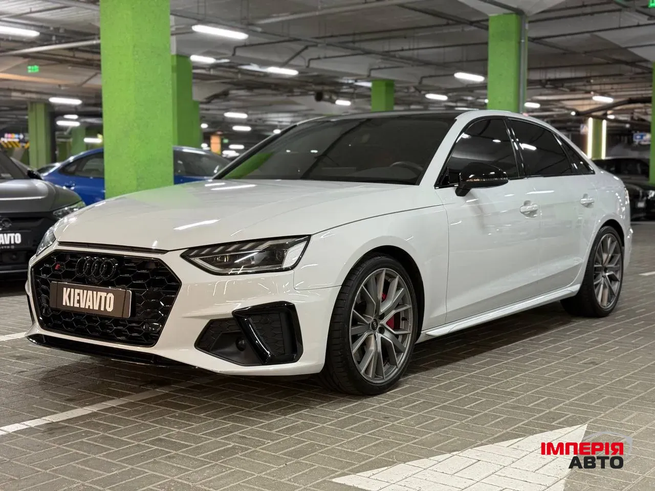 Audi S4 - фото 1