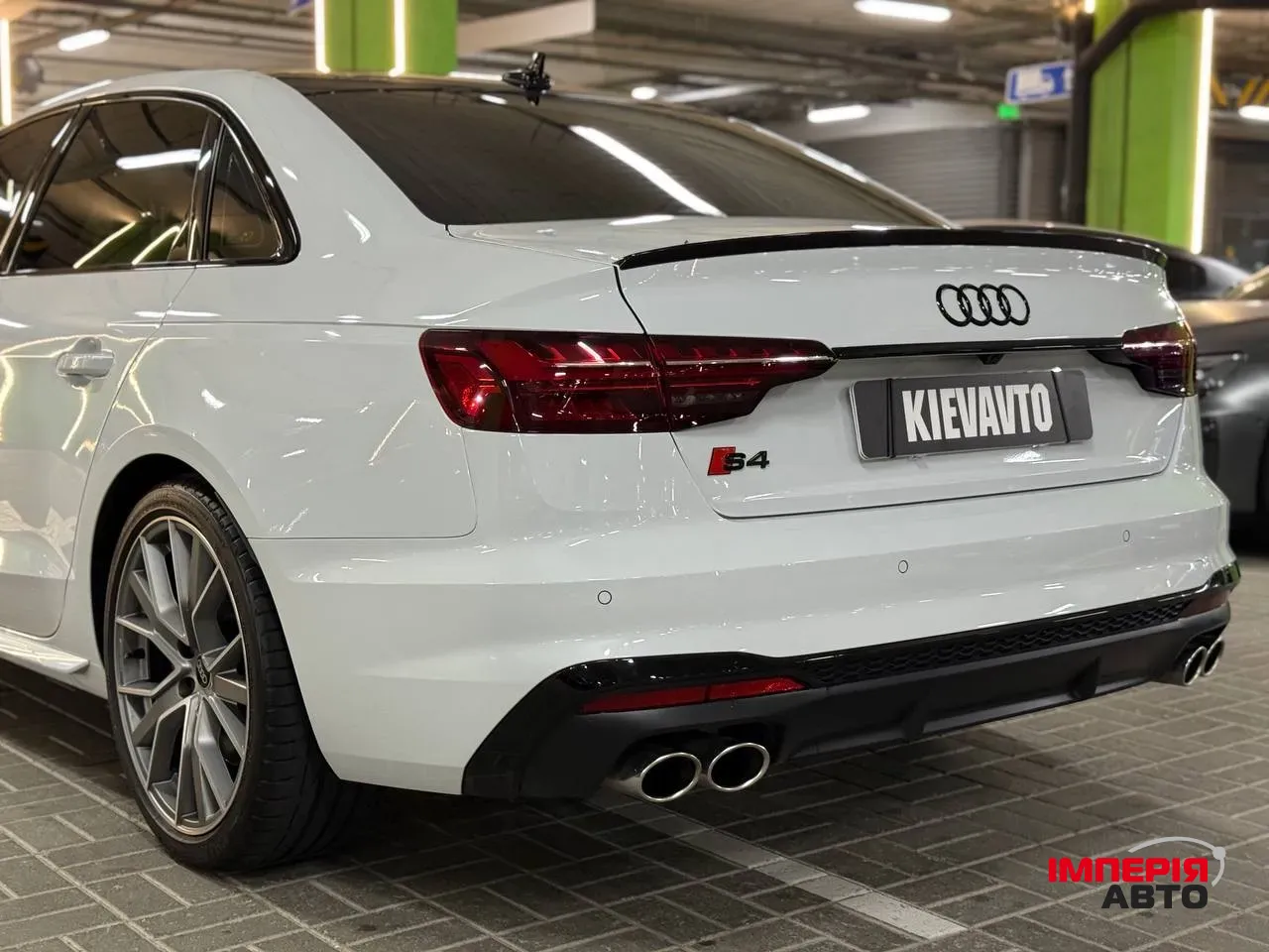 Audi S4 - фото 7