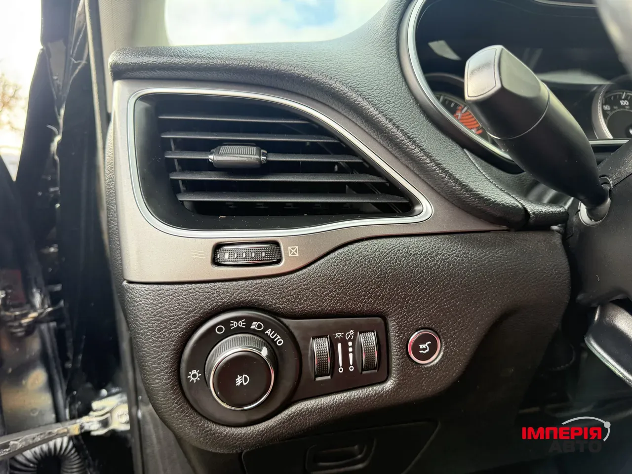 Jeep Cherokee - фото 19