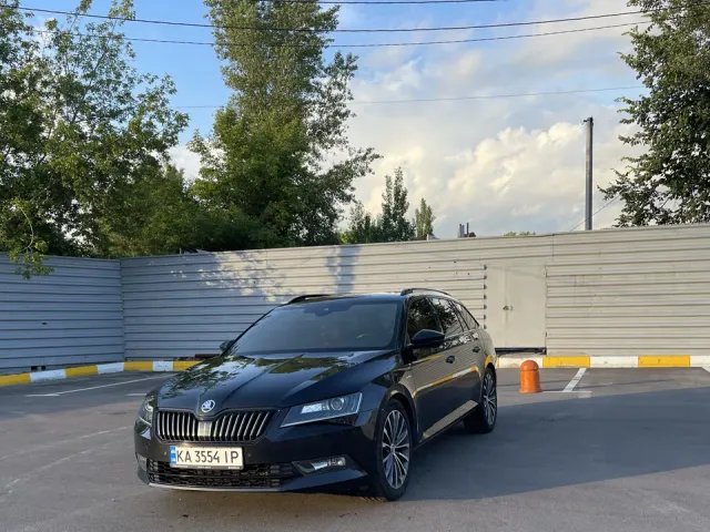 Skoda Superb - фото 1