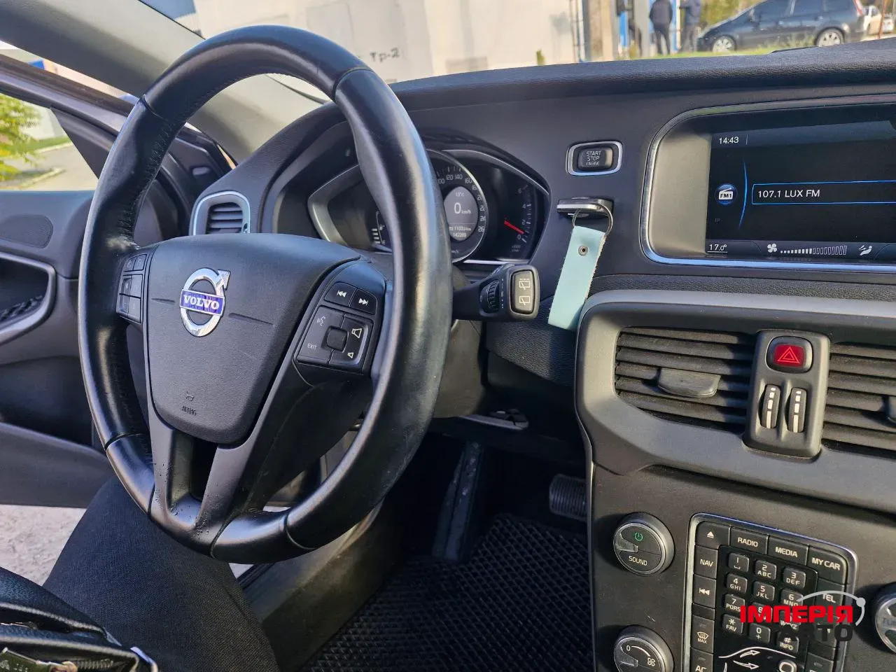 Volvo V40 - фото 18